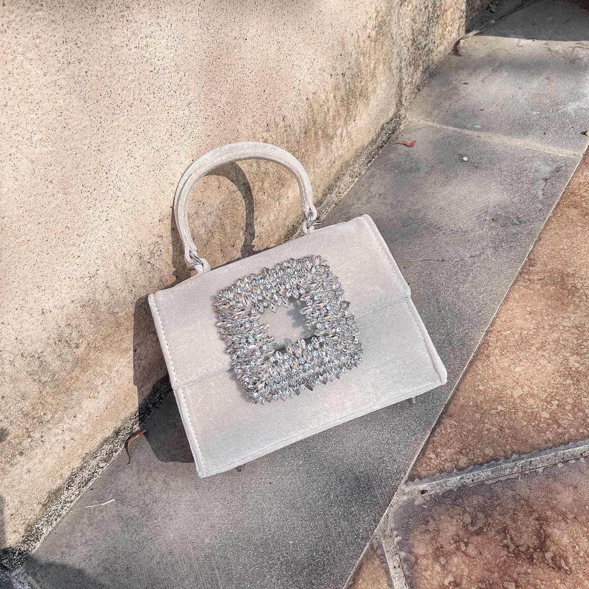 Sac messager portable en velours à fleurs et diamants, petit format carré, pour dîner