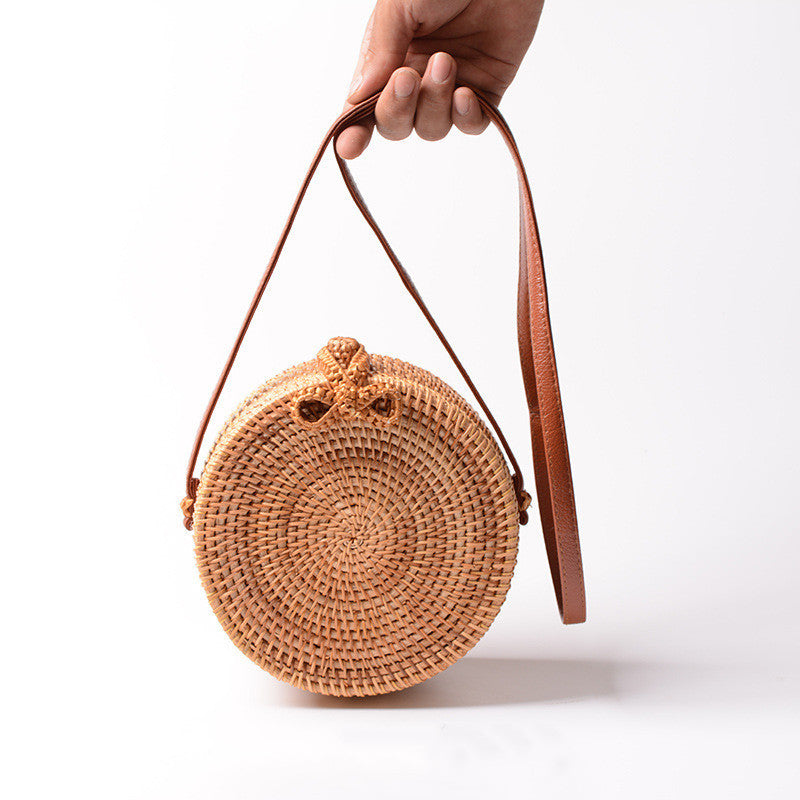 Petit sac rond en paille PU naturel