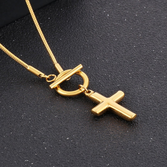 Collier avec pendentif en croix en acier inoxydable