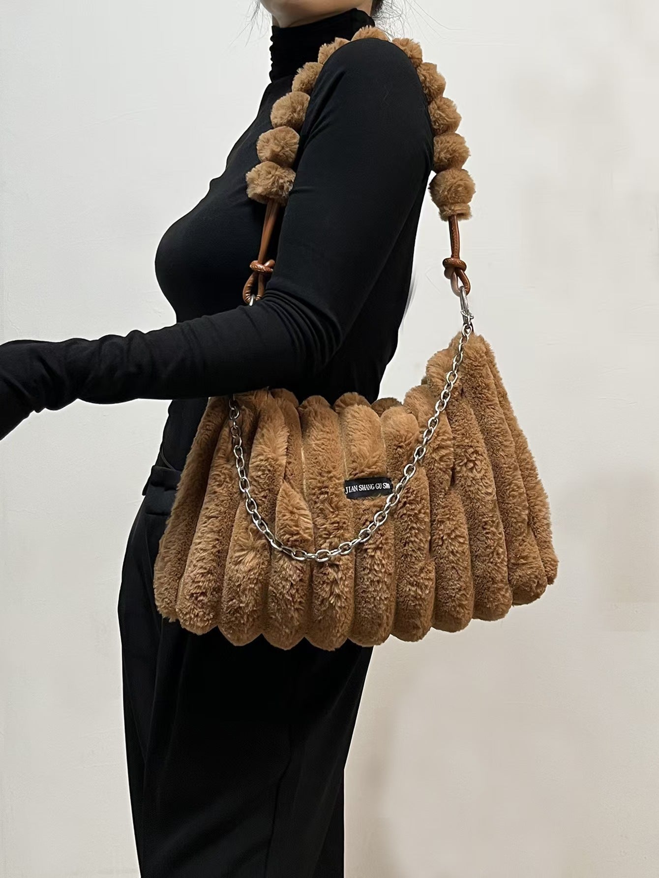 Plush Retro One-shoulder Crossbody Bag