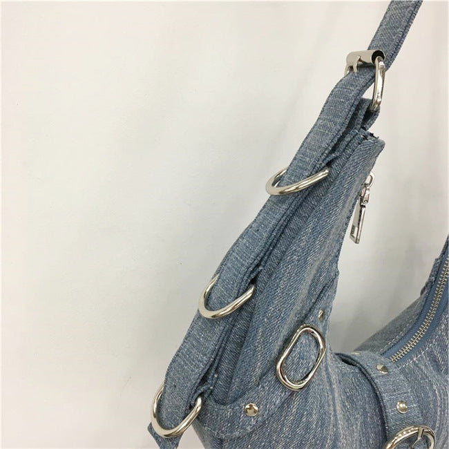 Sac à bandoulière en denim avec boucle en métal rétro au design spécial