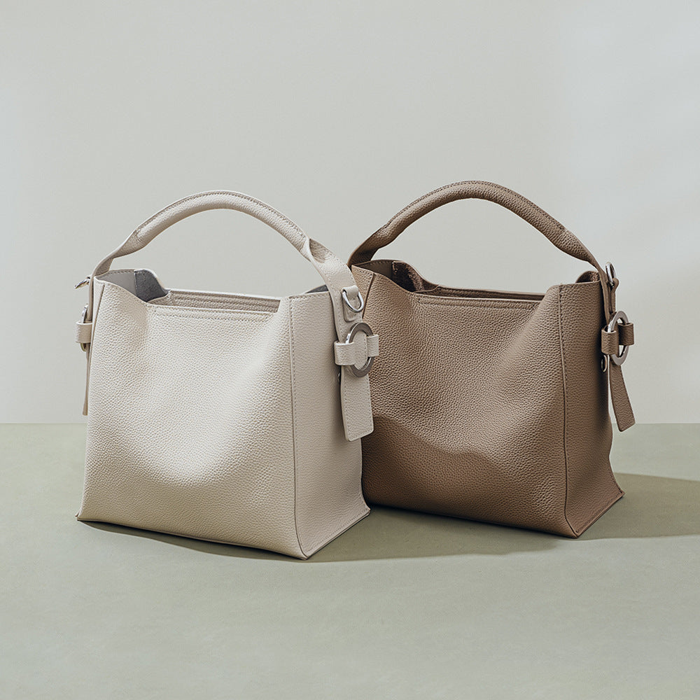 Sac seau tendance en cuir de vachette avec couche supérieure pour femme