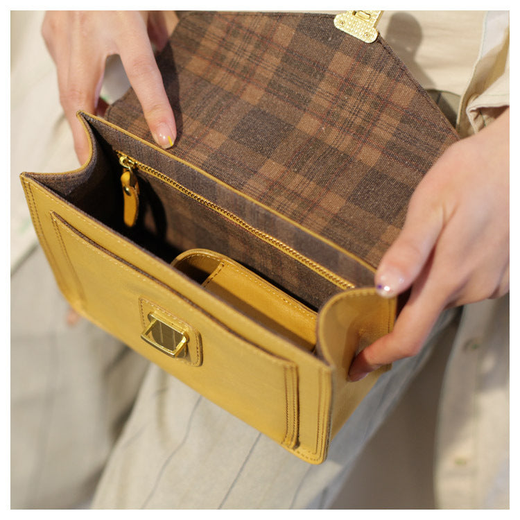 Trousse à rouge à lèvres en cuir avec miroir