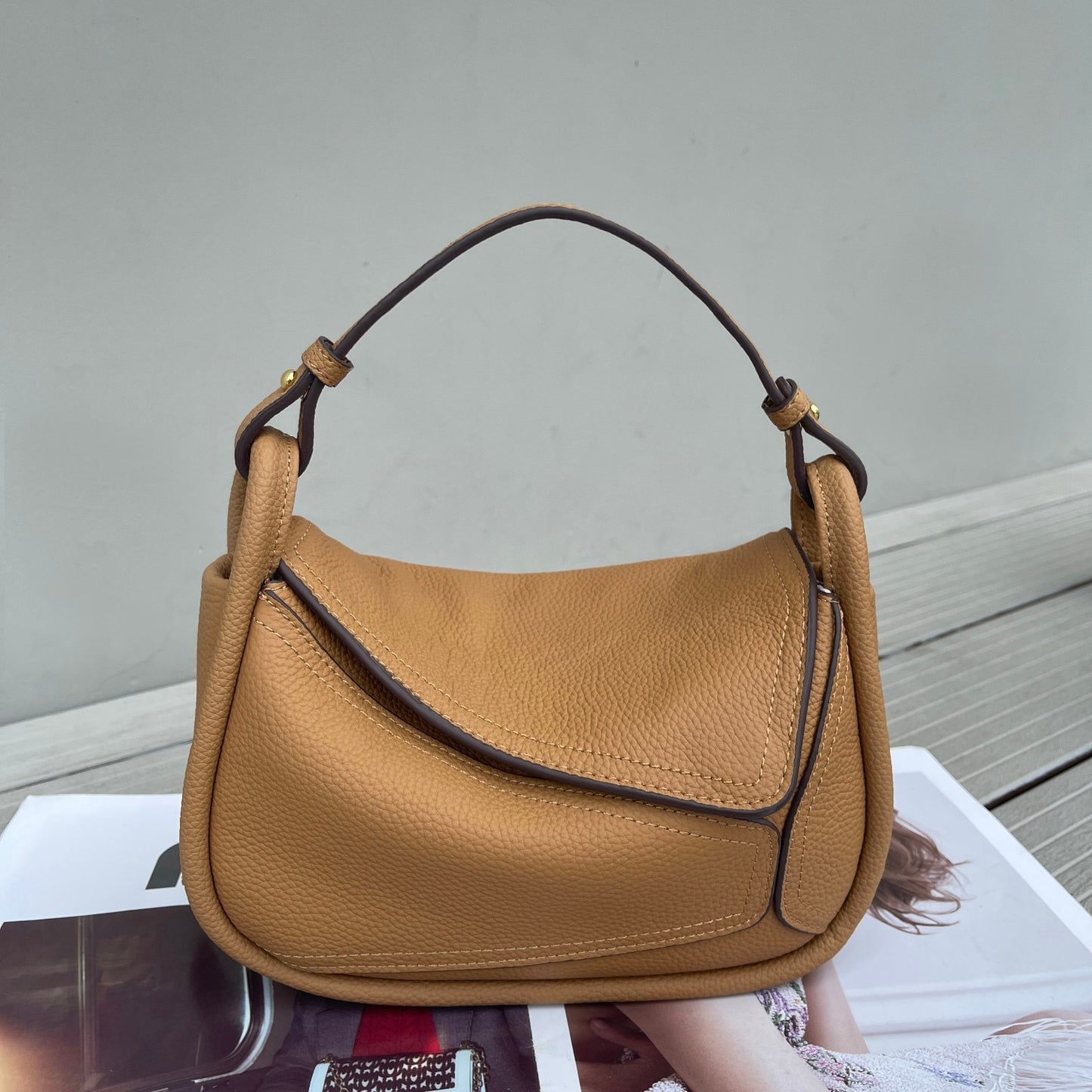 Sac à bandoulière géométrique en cuir de vache pour femme, nouvelle collection printemps et été