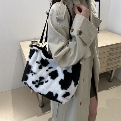 Fashion Casual Small Square Bag Simple Underarm Plush Hand-carrying Bag