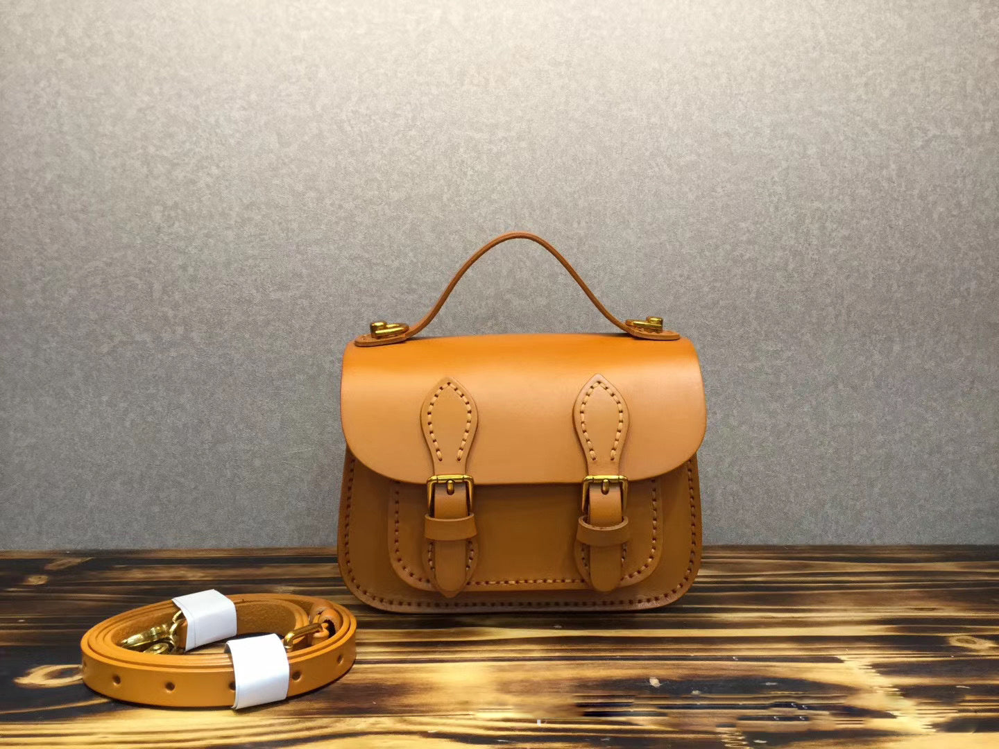 Sac messager portable en cuir crème vintage Tree