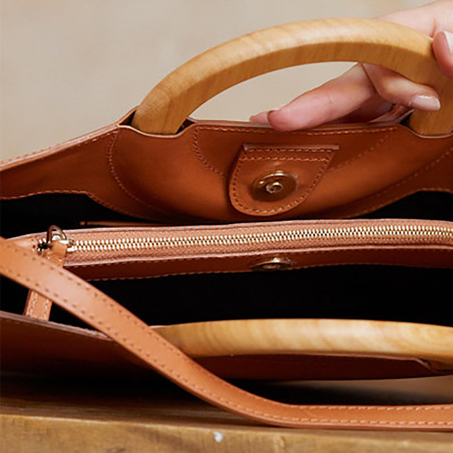 Wooden handle fan bag