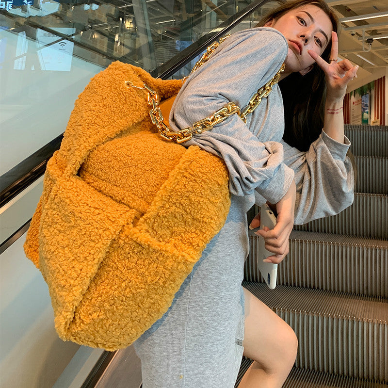 Sac à bandoulière en peluche tissée de grande capacité pour femme