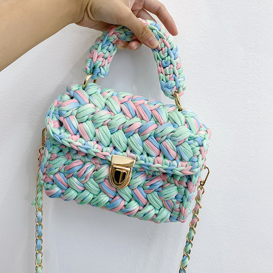 Sac fourre-tout en bandoulière tricoté à la main au crochet