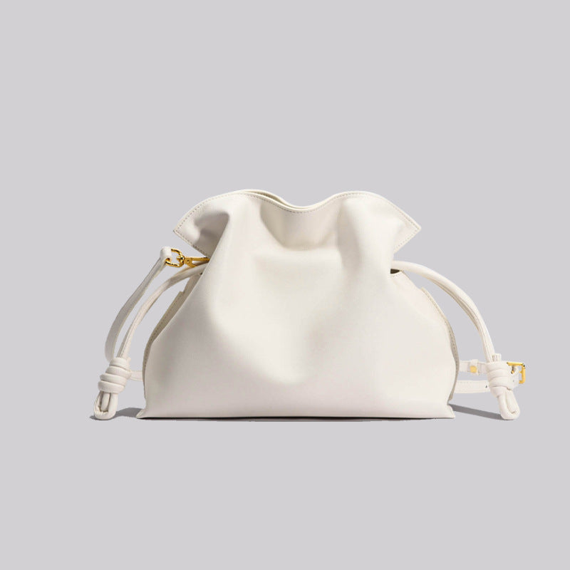 Sac porte-bonheur en cuir de vache plissé tendance pour femme