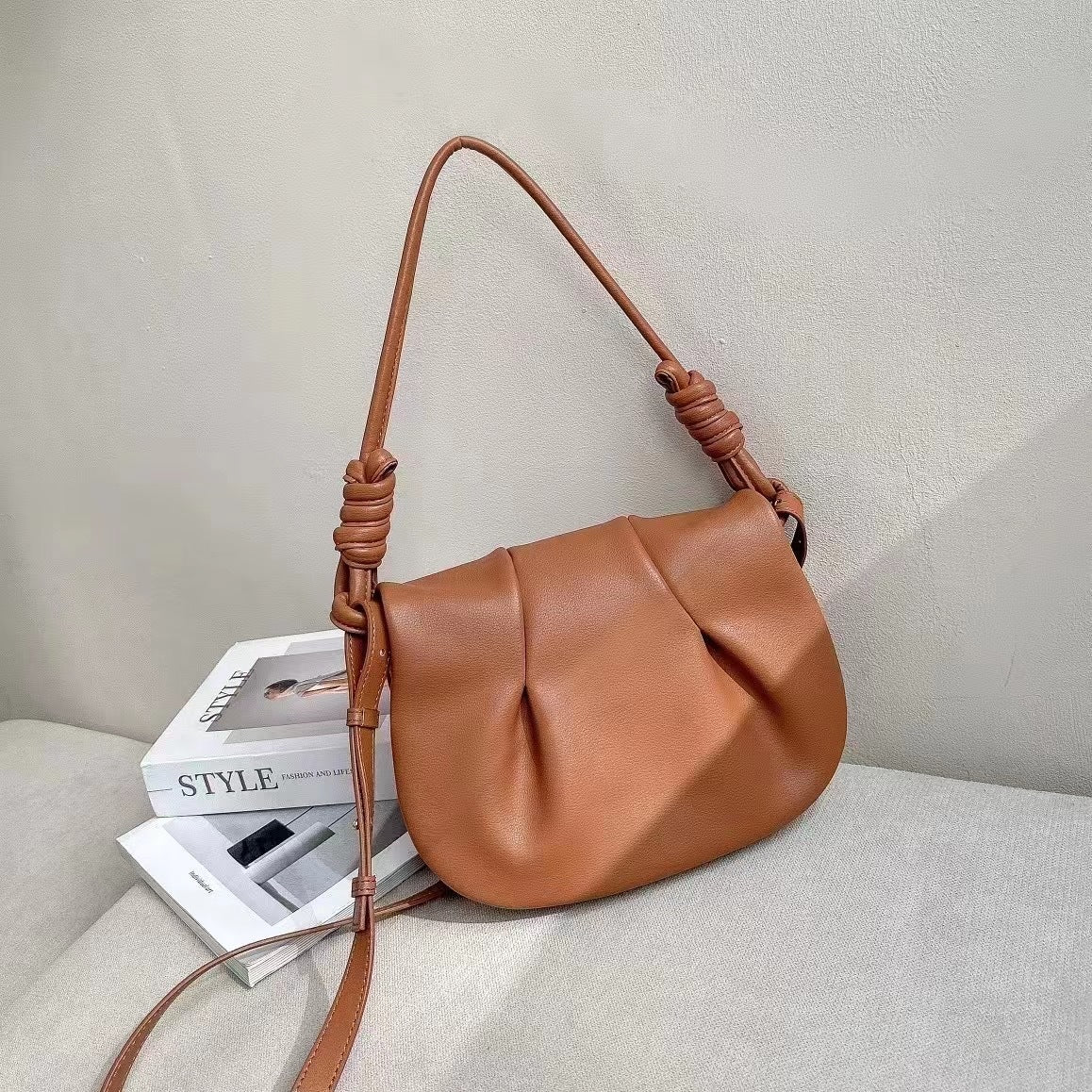 Petit sac bandoulière en cuir souple