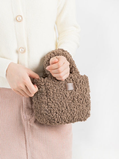 Petit sac carré en laine d'agneau pour femme