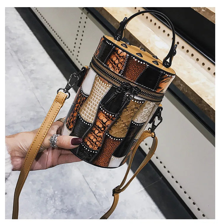 Bolso de cubo para mujer, de alta calidad, de piel sintética, con cadena, bolso de hombro con remaches de diseñador, bolso para teléfono móvil para mujer