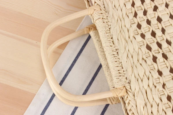 Bolsos de hombro de paja con asa de madera hueca a la moda, bolsos de mimbre tejidos de ratán para mujer, bolsos de playa de verano de gran capacidad, bolsos de viaje