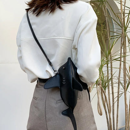 Sac à bandoulière en forme de requin drôle pour femme, sac à main avec chaîne de dessin animé, sac pour téléphone en cuir PU, sacs à bandoulière