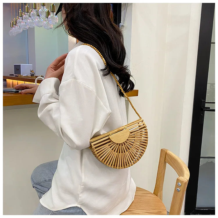 Bolso bandolera de madera con forma de media luna para mujer, de moda, tejido de bambú, para playa, de verano, de paja, pequeño bolso de ratán para teléfono