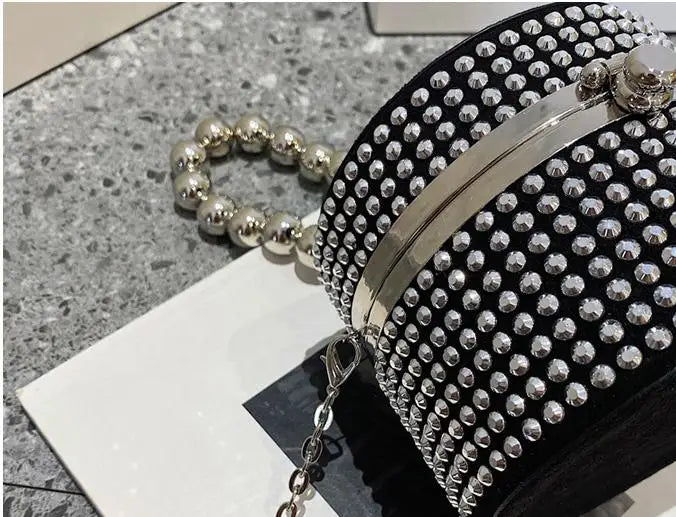 Sac de soirée tendance pour femme, pochette circulaire à rivets noirs et argentés, sac messager à chaîne pour femme, sac à bandoulière tendance en diamant