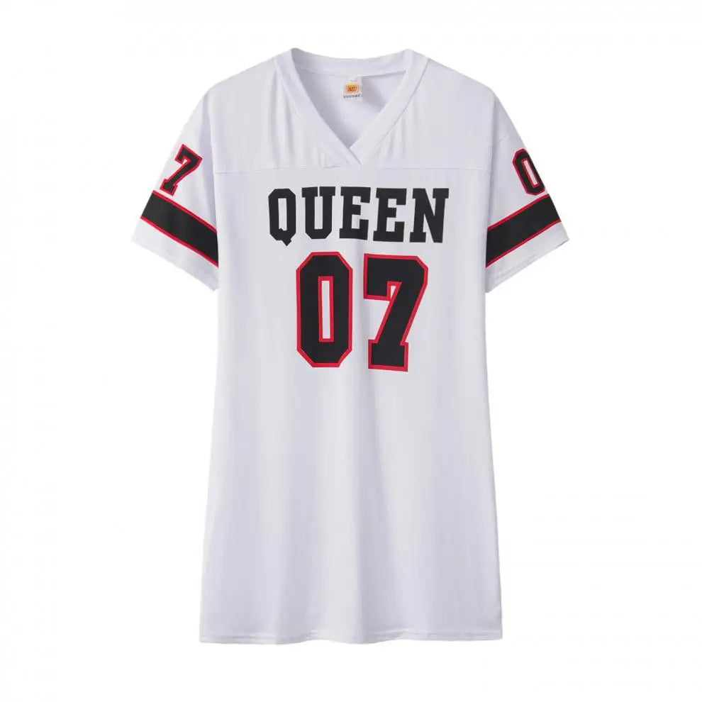 2024 Nouvelle Mode Col en V Reine Lettres Imprimer Robe À Manches Courtes Basket-Ball Style Sportif Sexy Lâche Femme Vêtements Streetwear