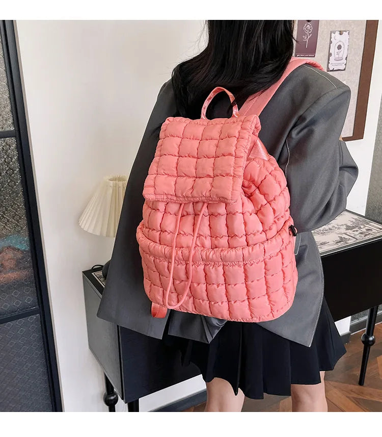 Mochilas acolchadas de moda para mujer, mochilas acolchadas de nailon suave de diseñador para niñas, bolsos de viaje livianos, bolsos universitarios