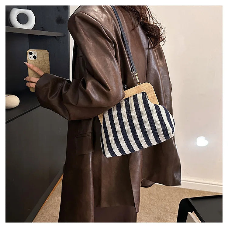 Bolsos de hombro elegantes con diseño de rayas y clip de madera para mujer, bolsos cruzados, carteras de mano para fiesta 2024