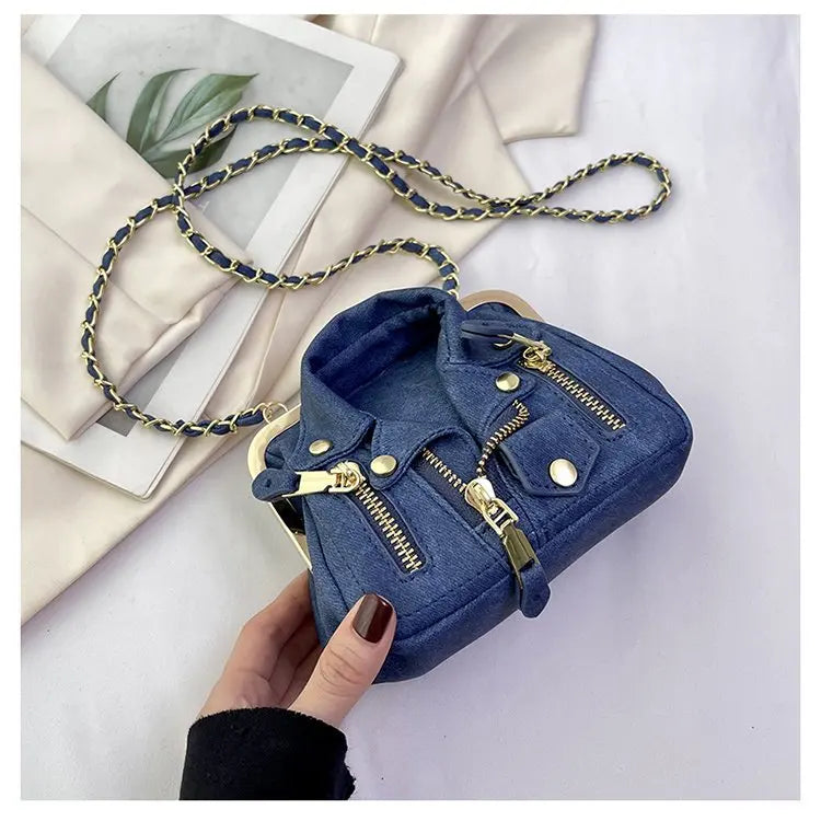 Bolso de hombro pequeño para mujer, bonito bolso cruzado con forma de ropa para niñas, bolso de cadena con remaches a la moda para niñas, bolso de mujer