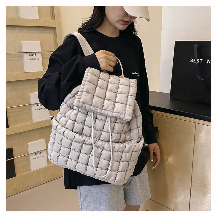 Mochilas acolchadas de moda para mujer, mochilas acolchadas de nailon suave de diseñador para niñas, bolsos de viaje livianos, bolsos universitarios