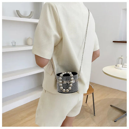 Sac de soirée tendance pour femme, pochette circulaire à rivets noirs et argentés, sac messager à chaîne pour femme, sac à bandoulière tendance en diamant