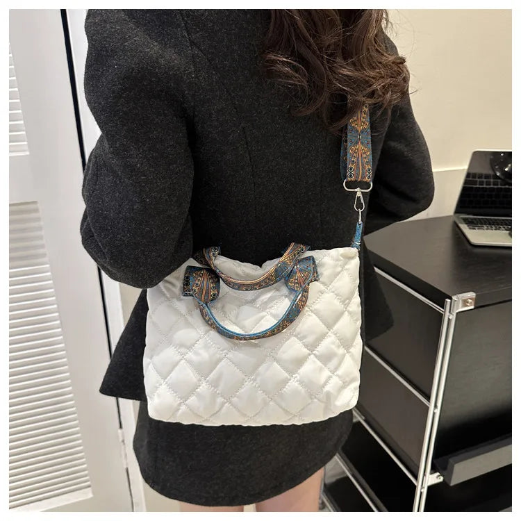 Bolso de mano acolchado informal para mujer, bandolera con correa ancha, bolso de mano tipo shopper Bylon pequeño, cálido para invierno 2024