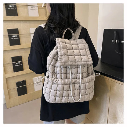 Mochilas acolchadas de moda para mujer, mochilas acolchadas de nailon suave de diseñador para niñas, bolsos de viaje livianos, bolsos universitarios