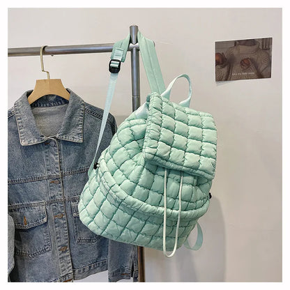 Mochilas acolchadas de moda para mujer, mochilas acolchadas de nailon suave de diseñador para niñas, bolsos de viaje livianos, bolsos universitarios