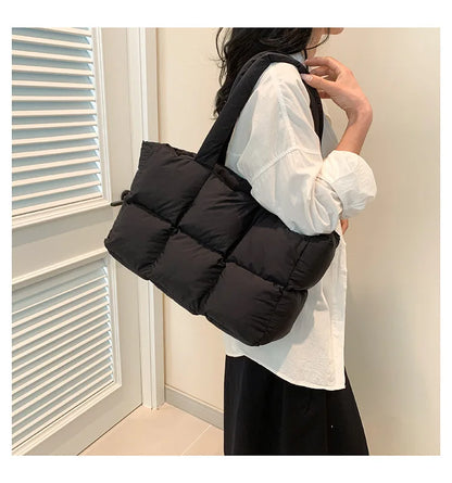 Fashion Large Capacity Padded Women Shoulder Bag Designer Quilted Lady Handbag Casual Nylon Soft Puffer Bag Big Tote Purse 2024