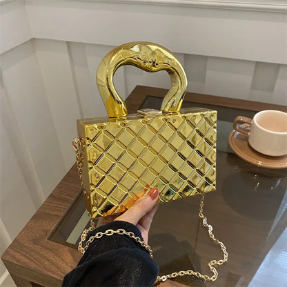 Bolso de mano de acrílico con forma de caja para mujer, nuevo bolso de mano con diseño de diamantes a la moda, pequeño y brillante, con cadena y fragancia, bolso de noche para mujer