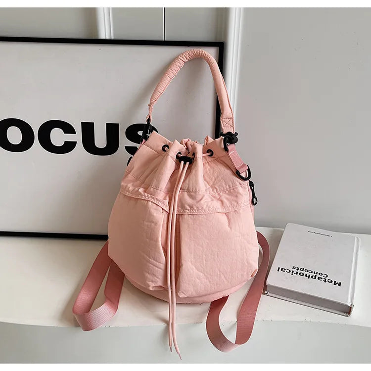 Sac seau décontracté en duvet souple avec cordon de serrage pour femme, sacs à bandoulière rembourrés en nylon léger, sacs à main simples de petite taille, sacs fourre-tout