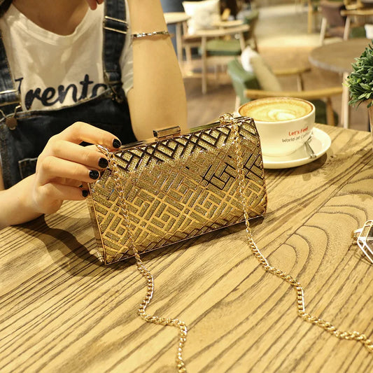 Bolso de noche hueco para cena para mujer, bolso de hombro cuadrado pequeño dorado, bolso cruzado con cadena, bolso de mano de metal