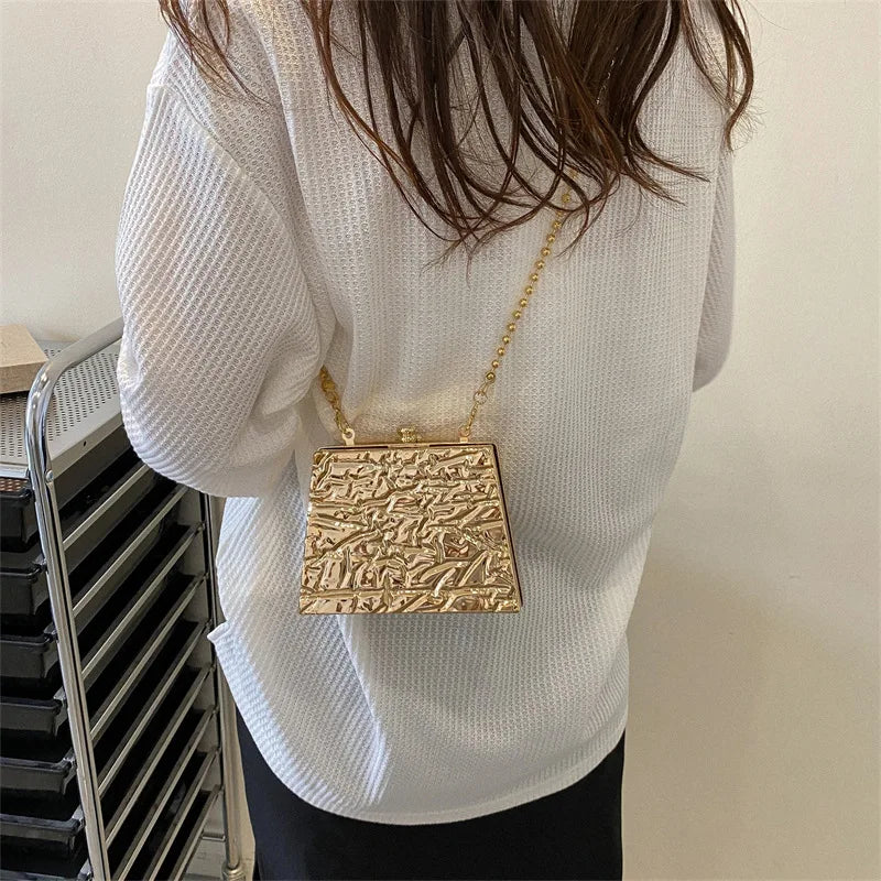 Bolso de mano de PVC dorado para mujer, con cadena de metal y bola de moda, tipo mensajero, de acrílico plateado