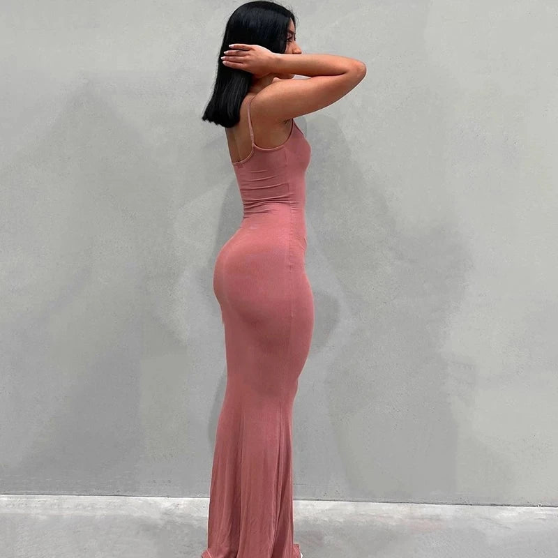 Robe longue en satin sans manches dos nu pour femme, tenue moulante élégante et sexy, tenue d'été pour fête d'anniversaire, club, 2023