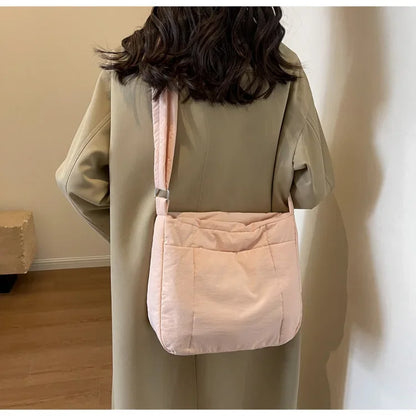 Sac fourre-tout décontracté en nylon, petit sac à bandoulière rembourré simple, sac à bandoulière matelassé de créateur, sacs à main chauds d'hiver 2024