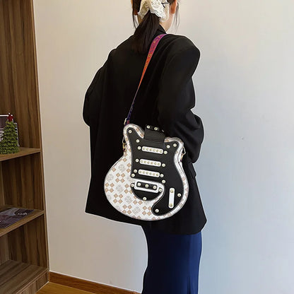 Sac de guitare 2024 Nouveau sac à bandoulière à rivets de mode coréenne Sac à dos populaire pour femmes Instagram