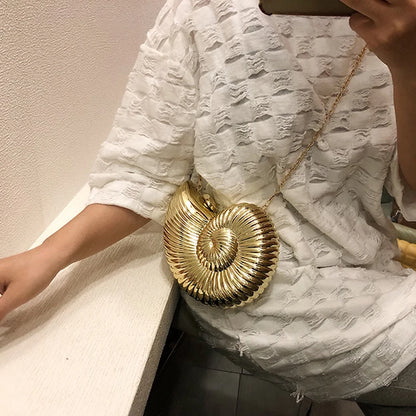 Bolso de mano con diseño creativo de caracola de metal para mujer, cadena de moda, bolsos cruzados de hombro, bolsos pequeños de lujo para fiestas de noche 2024