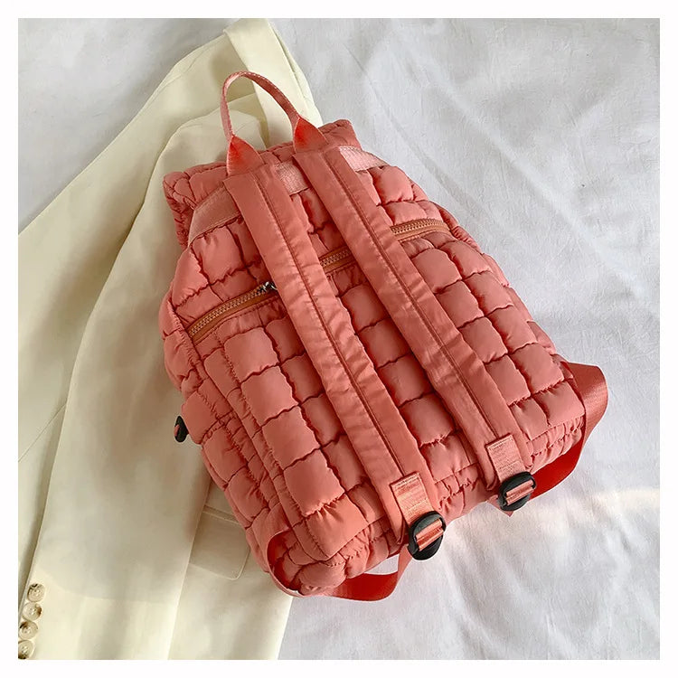 Mochilas acolchadas de moda para mujer, mochilas acolchadas de nailon suave de diseñador para niñas, bolsos de viaje livianos, bolsos universitarios