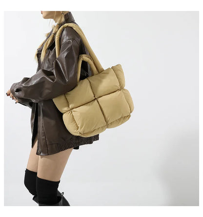 Bolso de mano acolchado suave y moderno para mujer, bandolera de nailon acolchada, bolso de mano de algodón cálido para invierno