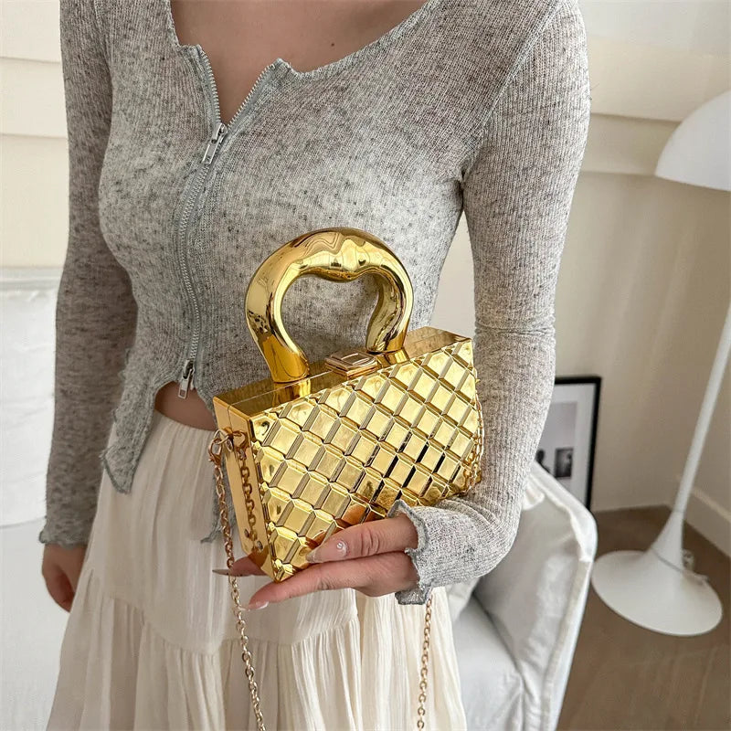 Bolso de mano de acrílico con forma de caja para mujer, nuevo bolso de mano con diseño de diamantes a la moda, pequeño y brillante, con cadena y fragancia, bolso de noche para mujer