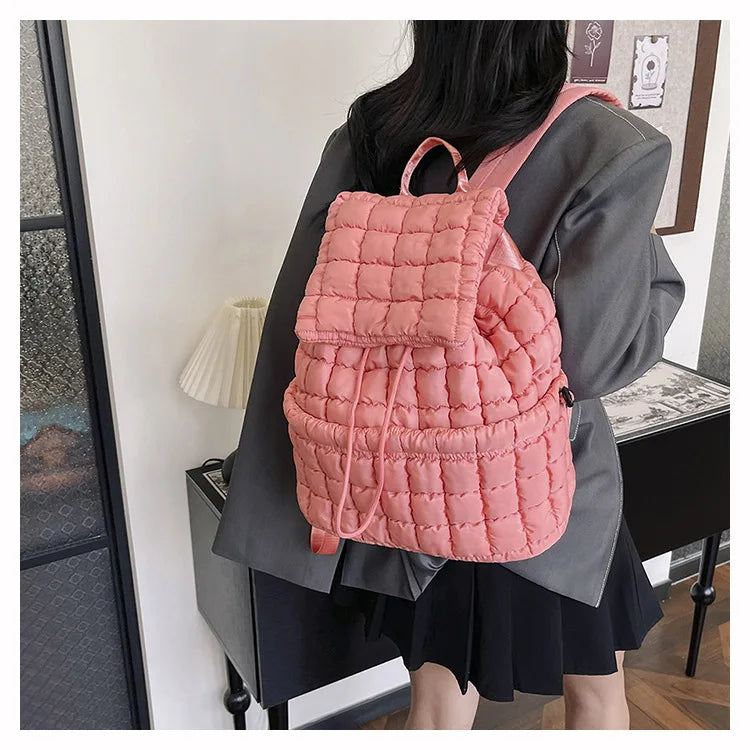 Mochilas acolchadas de moda para mujer, mochilas acolchadas de nailon suave de diseñador para niñas, bolsos de viaje livianos, bolsos universitarios