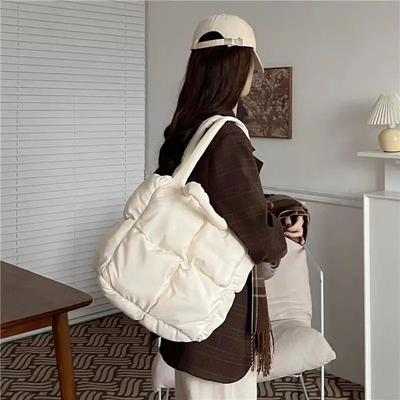 Bolso de mano pequeño de moda con relleno de nailon para mujer, bandolera de diseñador acolchada, bolso de hombro cálido para invierno 2024