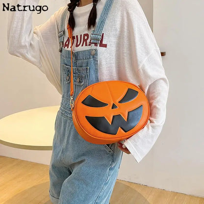 Bolso con forma de calabaza de Halloween 2023, nuevo bolso de hombro divertido con personalidad de dibujos animados a la moda, bolso cruzado pequeño redondo para mujer