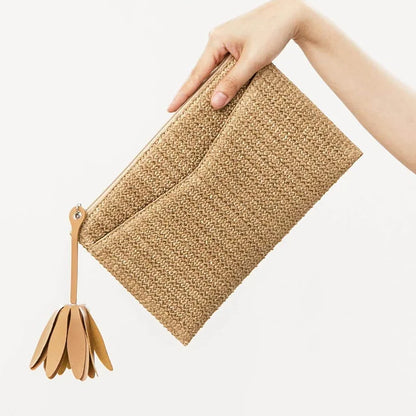 Casual Straw Clutch Bag for Women Bohemian Tassel Envenlope Bag Paper Weave Summer Beach Bag Small Female Purses for Party 2024