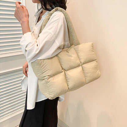 Fashion Large Capacity Padded Women Shoulder Bag Designer Quilted Lady Handbag Casual Nylon Soft Puffer Bag Big Tote Purse 2024