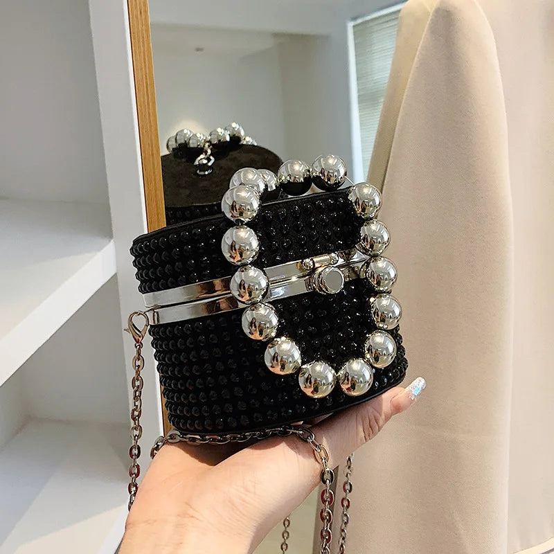 Sac de soirée tendance pour femme, pochette circulaire à rivets noirs et argentés, sac messager à chaîne pour femme, sac à bandoulière tendance en diamant