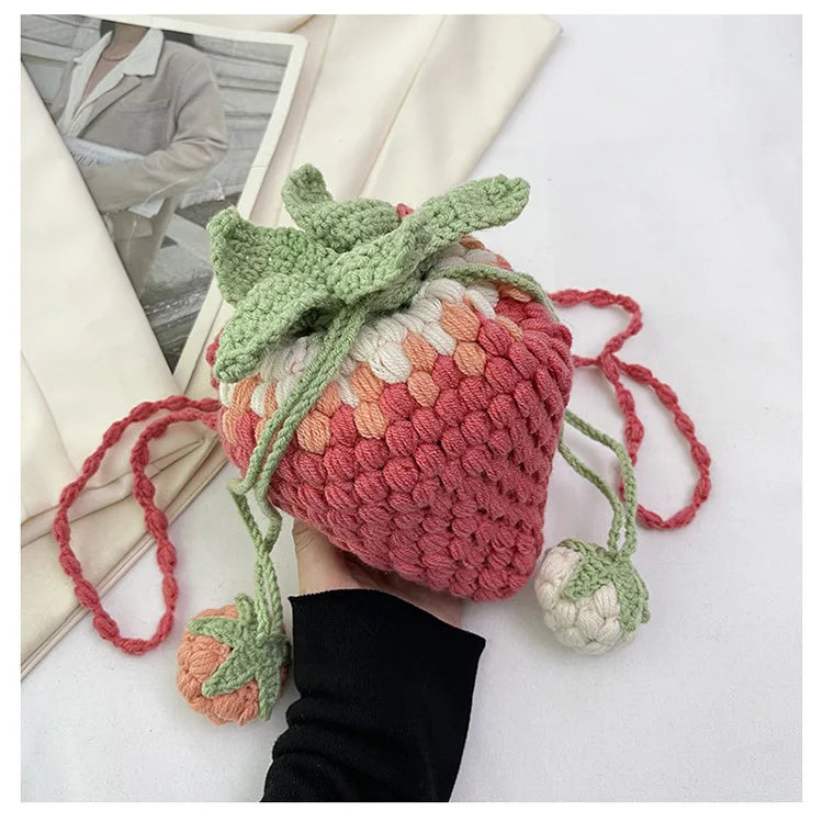 Lindo bolso pequeño de verano tejido con fresas, bolso bandolera pequeño tipo cubo para niñas