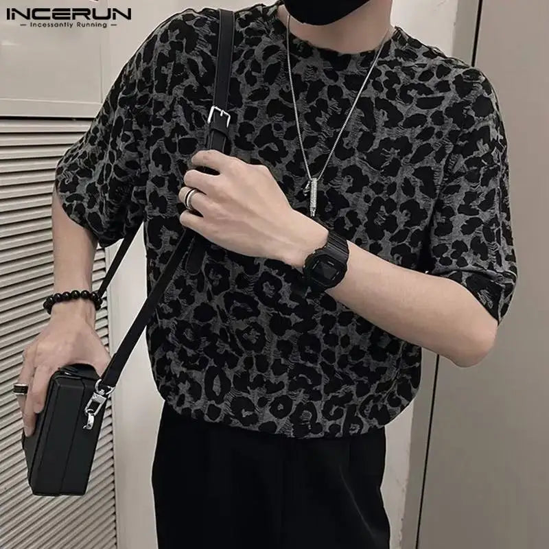 2024 Camiseta para hombre con estampado de leopardo, cuello redondo, manga corta, ropa de moda para hombre, ropa de calle, camisetas sueltas informales de verano, INCERUN